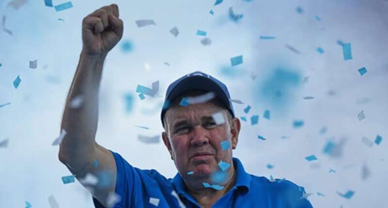 Advogados exigem prisão de candidato conservador peruano por contestar eleições