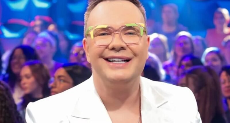 Felipeh Campos volta ao SBT como apresentador e celebra retorno: 'Casa onde nasci'