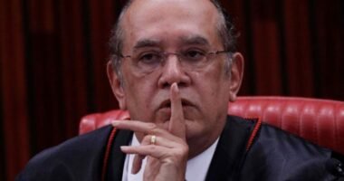 Gilmar Mendes afirma que TV Globo permanece no ar graças à proteção do STF