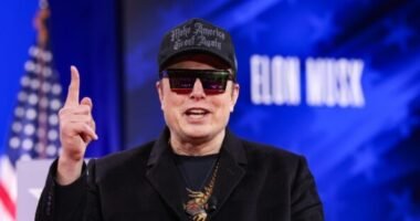 Musk propõe renda universal alta para compensar desemprego causado por inteligência artificial