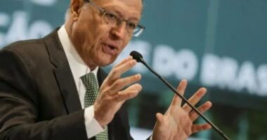 Vice-presidente Alckmin defende reciprocidade diplomática após tensão com EUA sobre delegado brasileiro