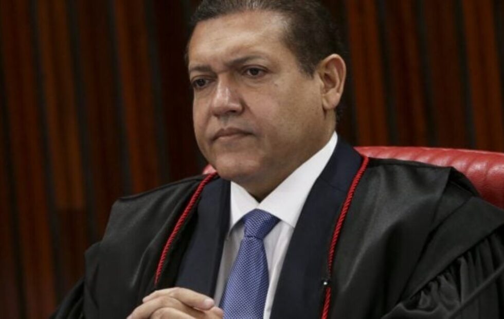 Ministro Nunes Marques assume TSE e reafirma compromisso com neutralidade eleitoral
